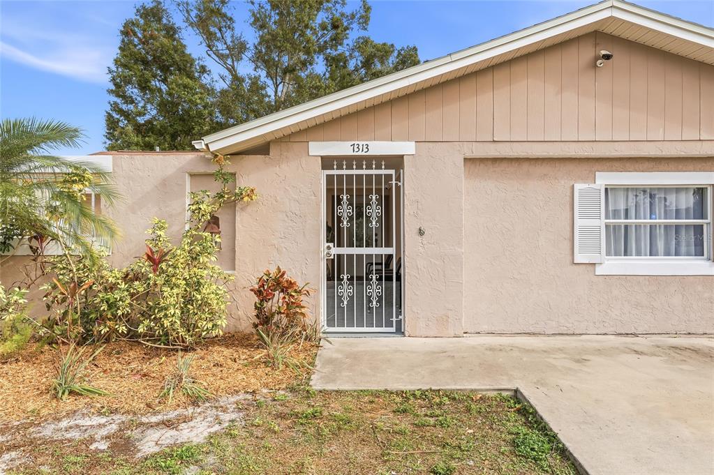 7313 Brookview Circle Tampa, FL 33634 - Photo 4 of 60