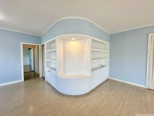 $5,000 | 955 14th Avenue, Honolulu, HI 96816