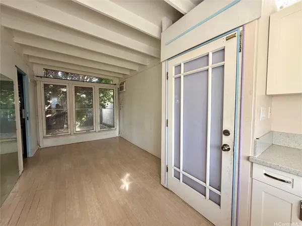 $5,000 | 955 14th Avenue, Honolulu, HI 96816