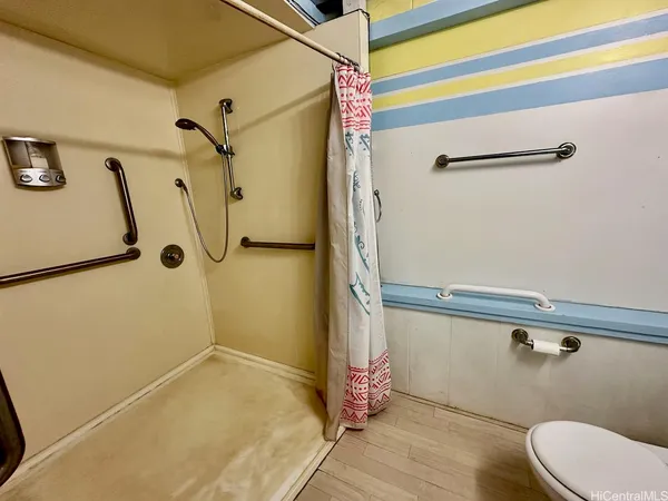 $5,000 | 955 14th Avenue, Honolulu, HI 96816