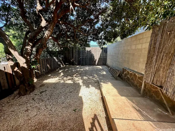 $4,700 | 955 14th Avenue, Honolulu, HI 96816