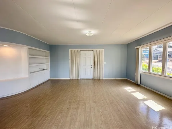 $5,000 | 955 14th Avenue, Honolulu, HI 96816