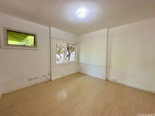 $5,000 | 955 14th Avenue, Honolulu, HI 96816