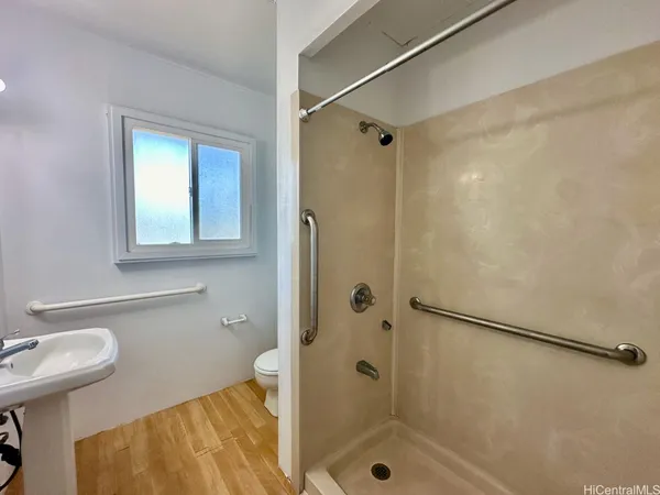 $4,700 | 955 14th Avenue, Honolulu, HI 96816