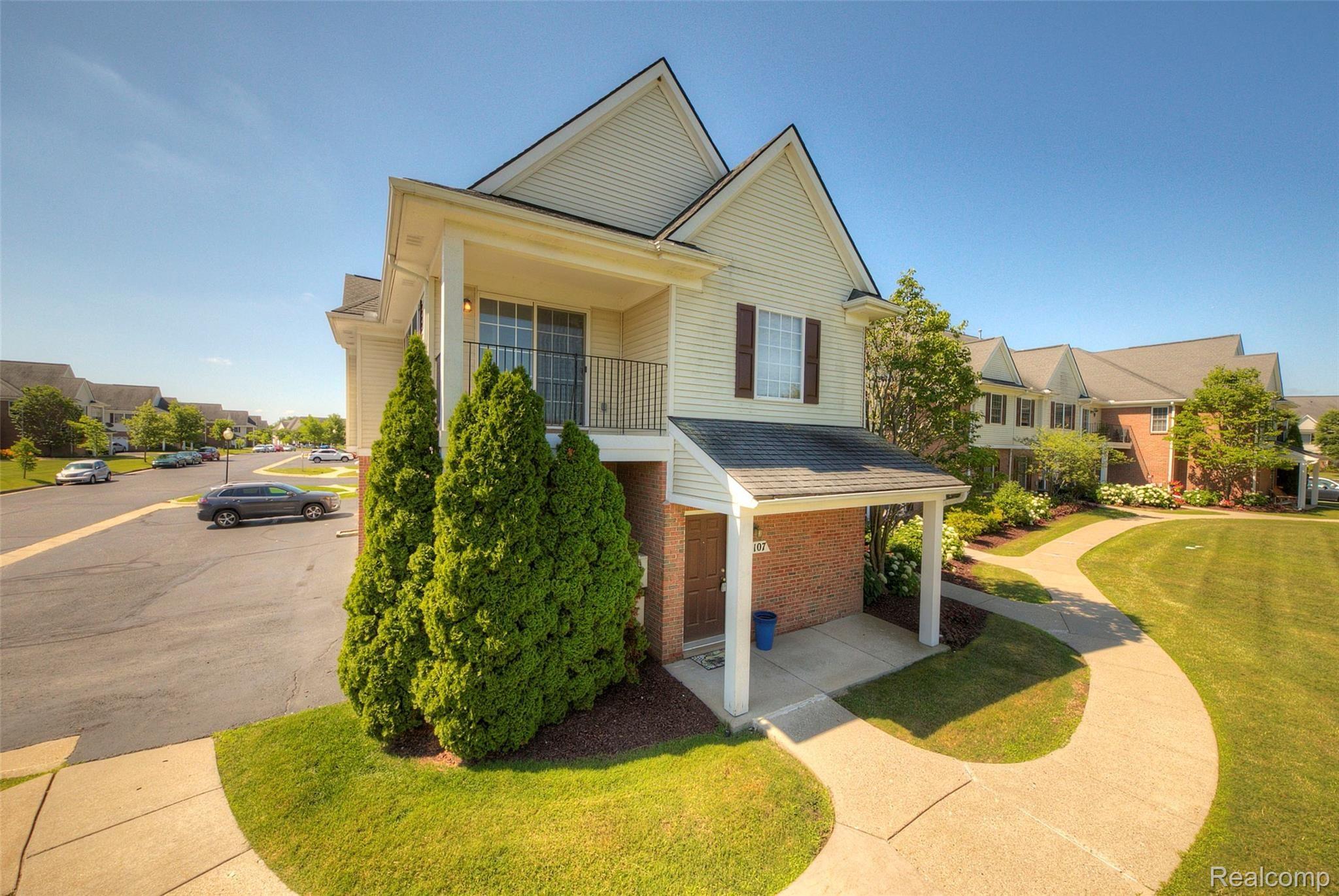 1107 Rial Lake Drive Howell, MI 48843 - Photo 1 of 15 4H8A7742_3_4.jpg