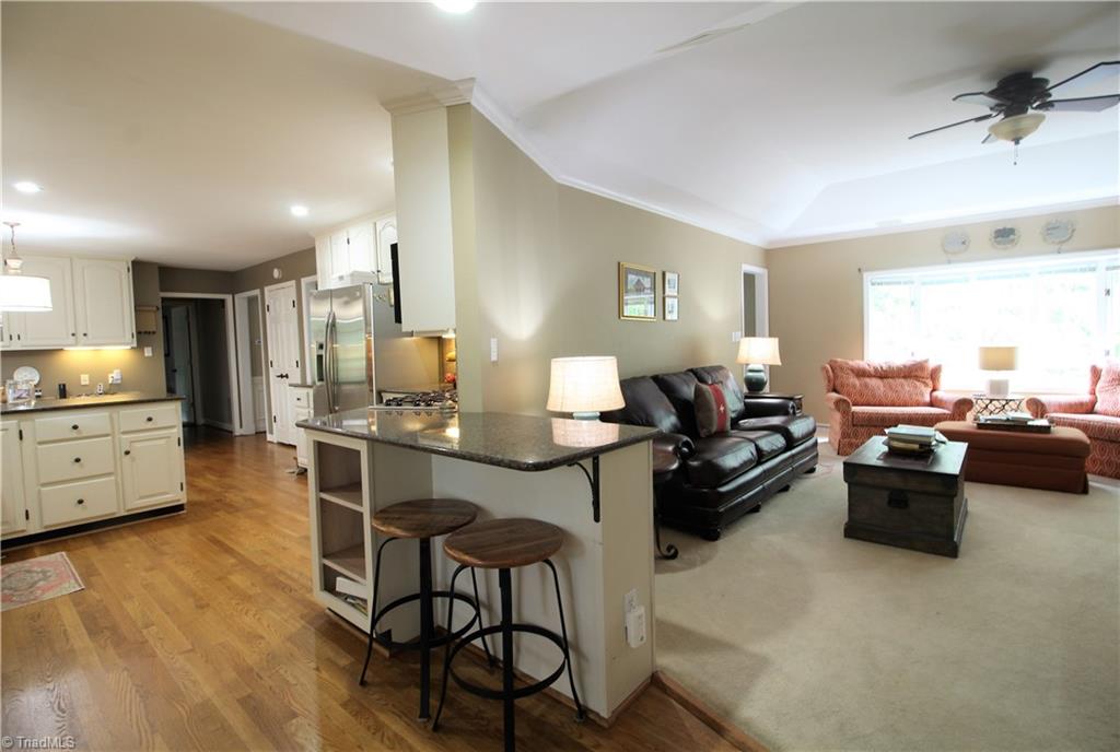 1007 Shamrock Road High Point, NC 27265 - Photo 11 of 30 Gallery Image 11