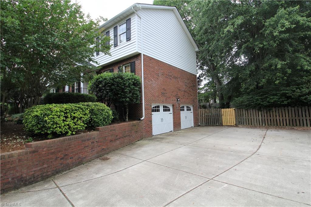 1007 Shamrock Road High Point, NC 27265 - Photo 29 of 30 Gallery Image 29