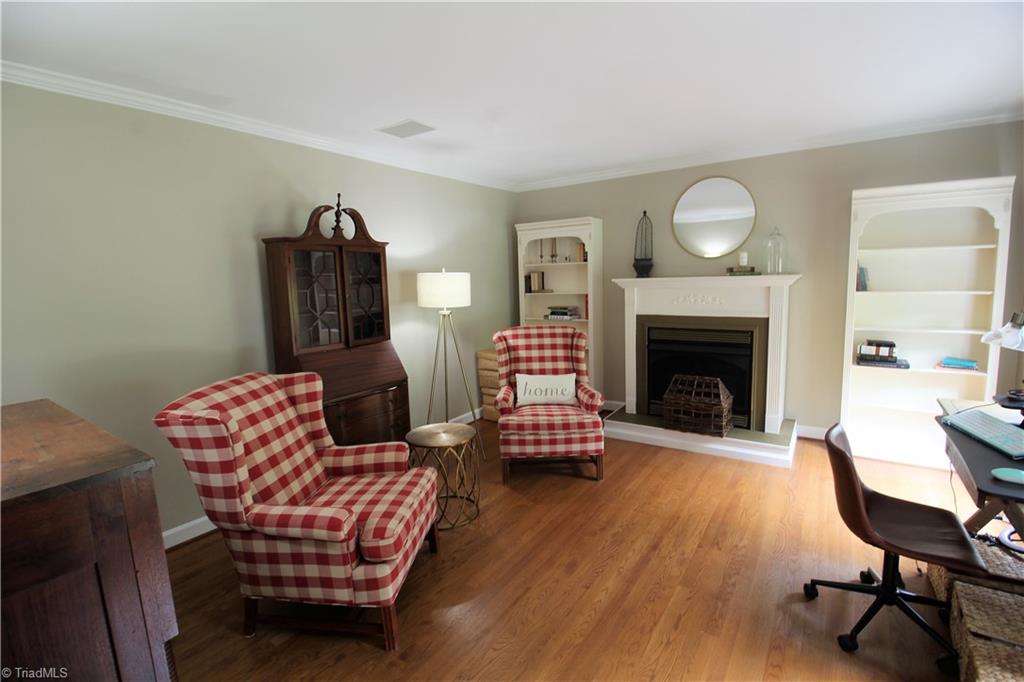 1007 Shamrock Road High Point, NC 27265 - Photo 4 of 30 Gallery Image 4