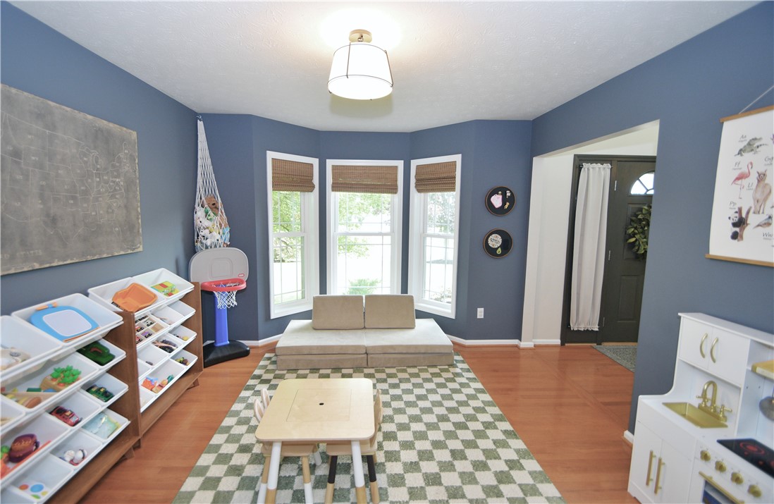 41 Ketchum Street Victor, NY 14564 - Photo 5 of 36 Dining room