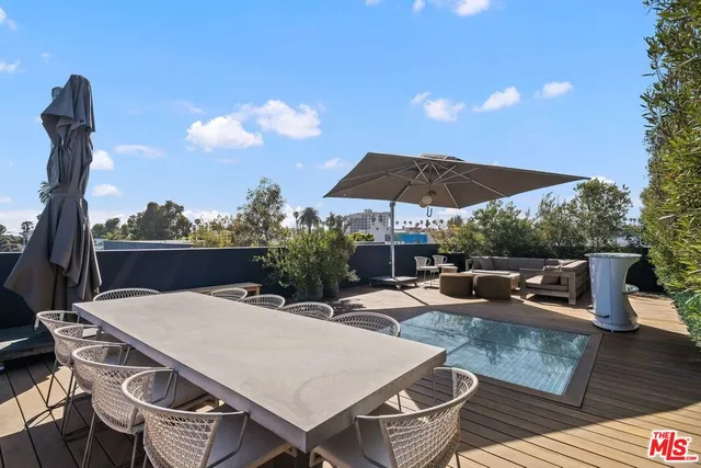 a view of an outdoor space with seating area