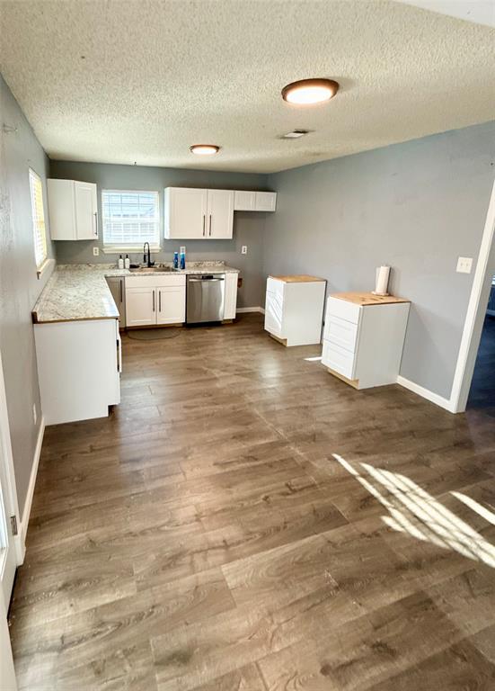 51 County Road Paris, TX 75460 - Photo 6 of 16 a living room with furniture and kitchen view