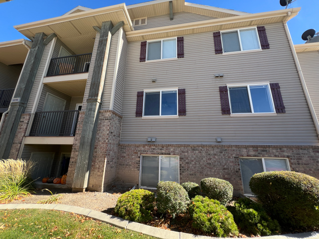 8198 North Cedar Springs Road, Unit T6 Eagle Mountain, UT 84005 - Photo 9 of 13 View of apartment building / complex