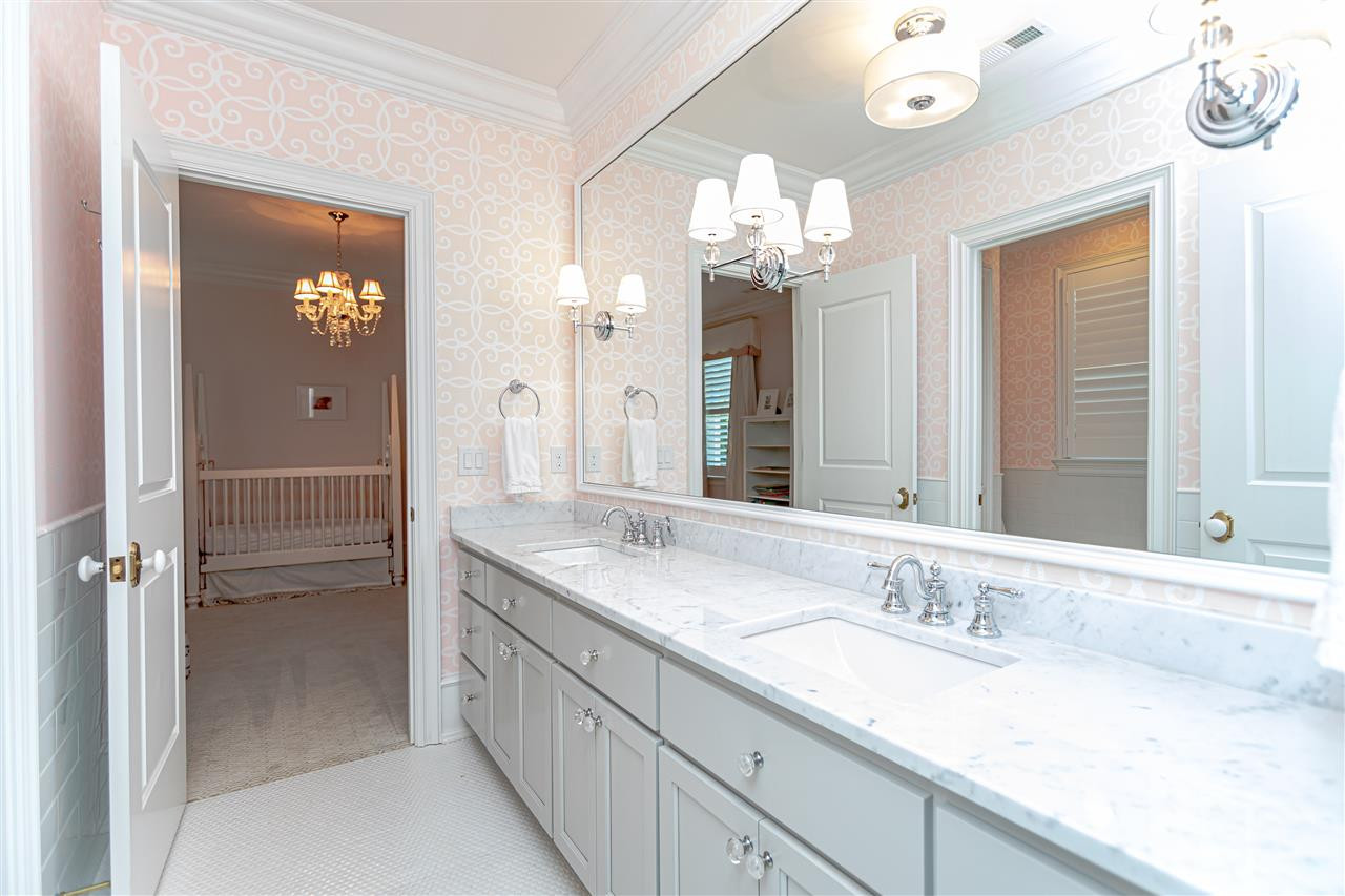 2714 Cambridge Road Raleigh, NC 27608 - Photo 20 of 30 2nd floor shared bath
