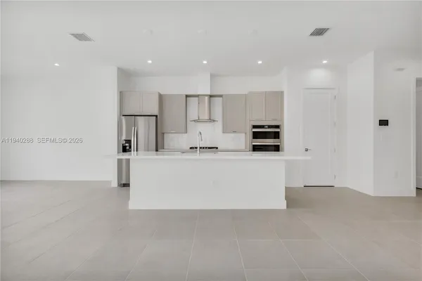 $5,650 | 8037 Northwest 42nd Street, Doral, FL 33166