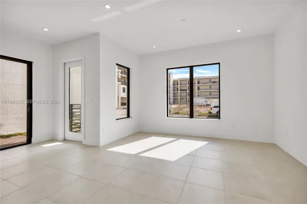 $5,650 | 8037 Northwest 42nd Street, Doral, FL 33166