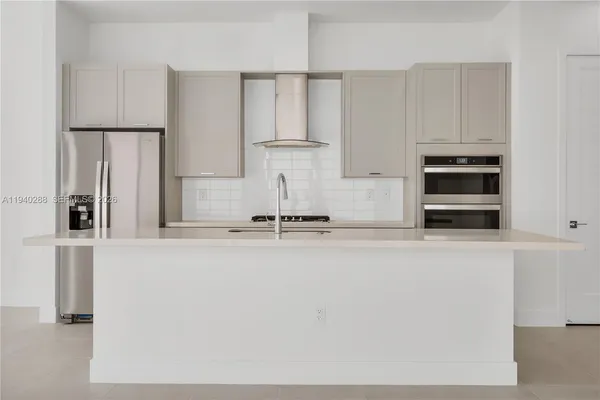 $5,650 | 8037 Northwest 42nd Street, Doral, FL 33166