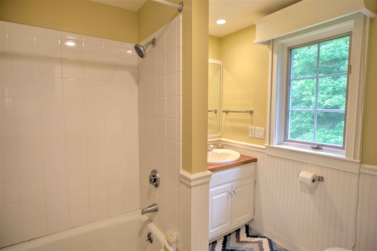 858 Cabot Road Woodstock, VT 05091 - Photo 17 of 34