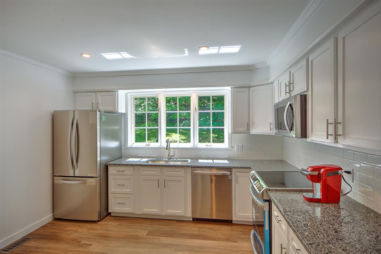 858 Cabot Road Woodstock, VT 05091 - Photo 8 of 34