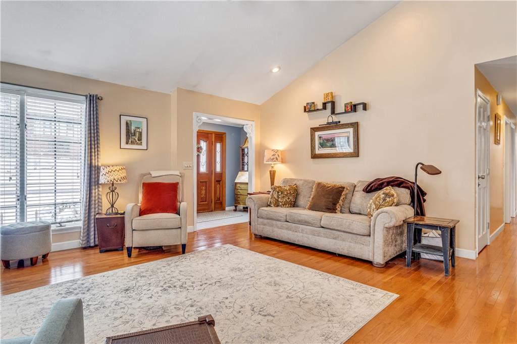 10130 Deer View Point Road Wexford, PA 15090 - Photo 5 of 25 Gallery Image 5