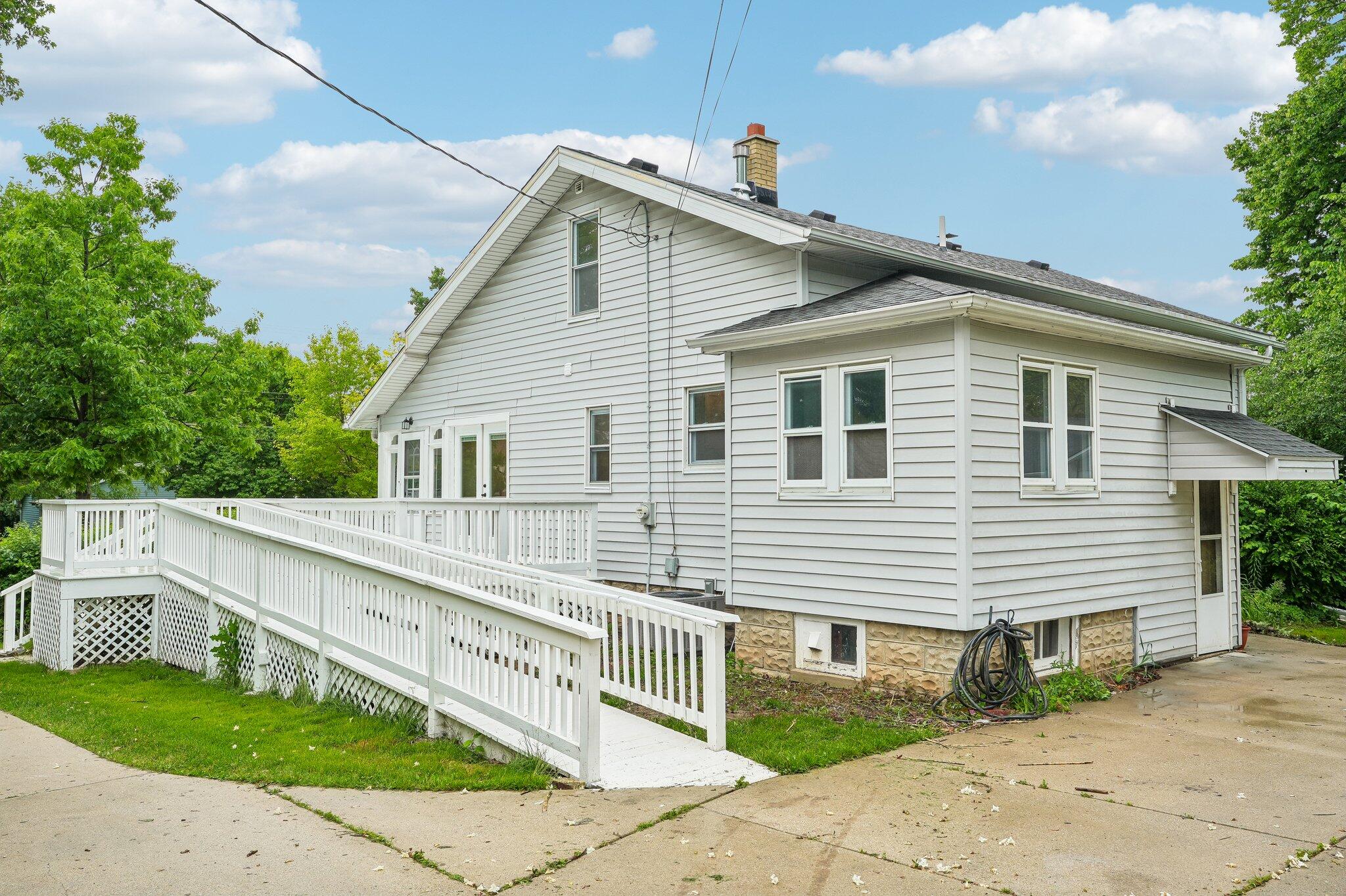 3615 West Cold Spring Road Greenfield, WI 53221 - Photo 4 of 51 3-web-or-mls-W Cold Spring Rd-S1806-003