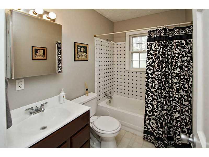 107 Bennett Road Carmel, IN 46032 - Photo 13 of 20 Gallery Image 13