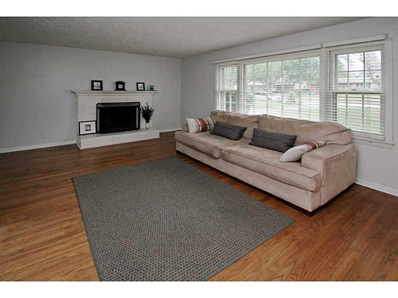 107 Bennett Road Carmel, IN 46032 - Photo 8 of 20 Gallery Image 8