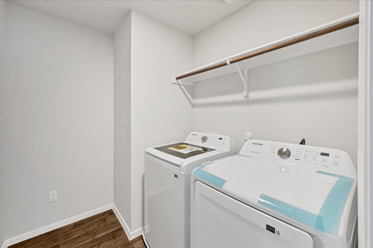 116 Honeybee Lane Elgin, TX 78621 - Photo 29 of 37 a utility room with dryer and washer