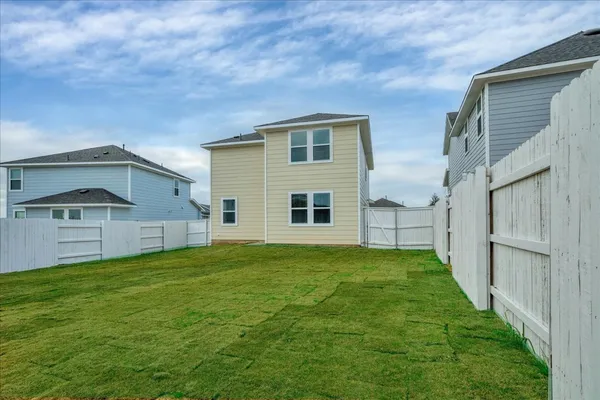 $2,000 | 116 Honeybee Lane, Elgin, TX 78621