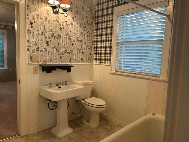 1007 North Center Street Bonham, TX 75418 - Photo 30 of 37 Adjoining bathroom upstairs