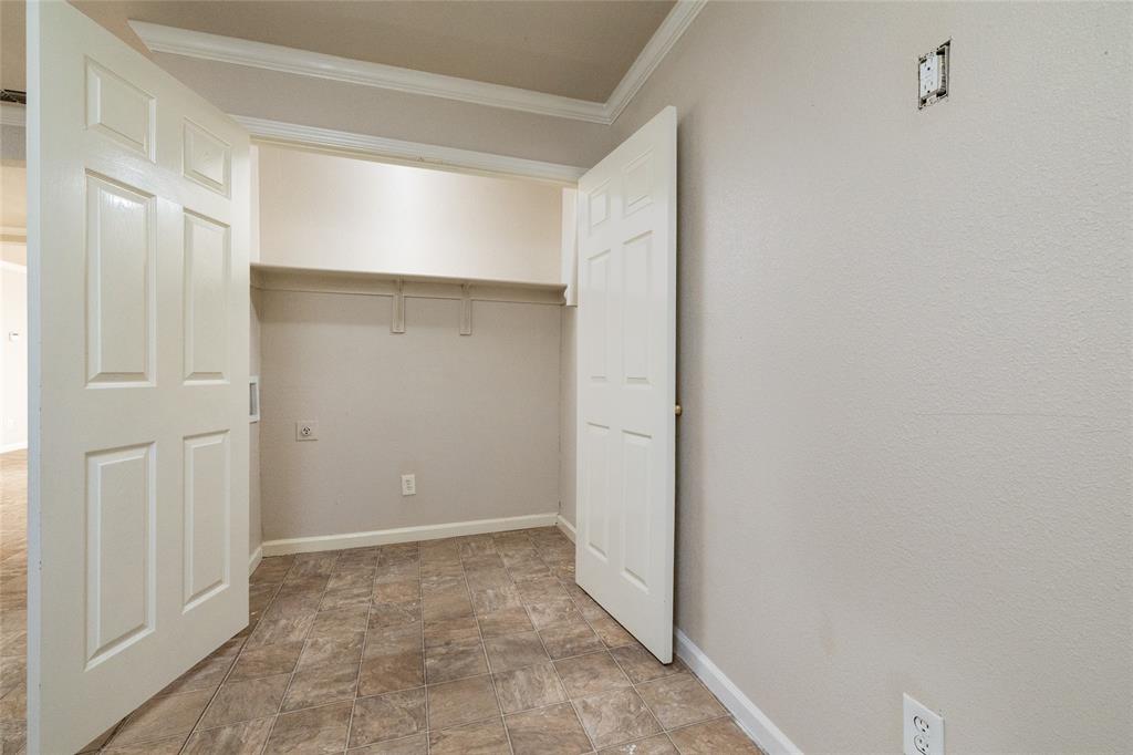 313 North Roe Street White Settlement, TX 76108 - Photo 16 of 33