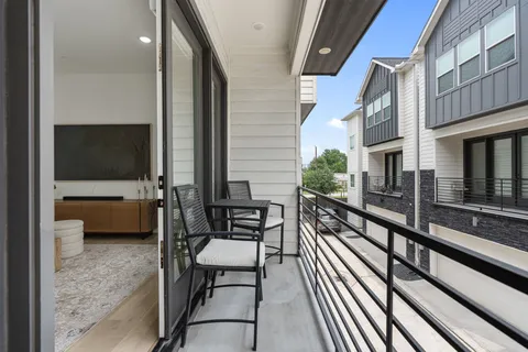 $555,000 | 1207 East 24th Street, Unit A, Houston, TX 77009