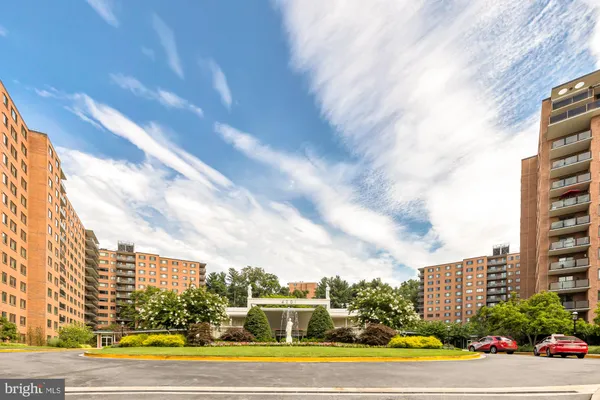 $359,000 | 4201 Cathedral Avenue Northwest, Unit 1009E, Washington, DC 20016