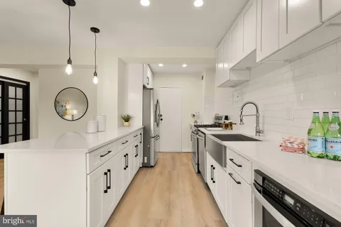 $379,000 | 4201 Cathedral Avenue Northwest, Unit 1009E, Washington, DC 20016