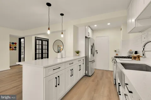 $379,000 | 4201 Cathedral Avenue Northwest, Unit 1009E, Washington, DC 20016