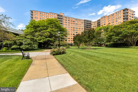 $379,000 | 4201 Cathedral Avenue Northwest, Unit 1009E, Washington, DC 20016