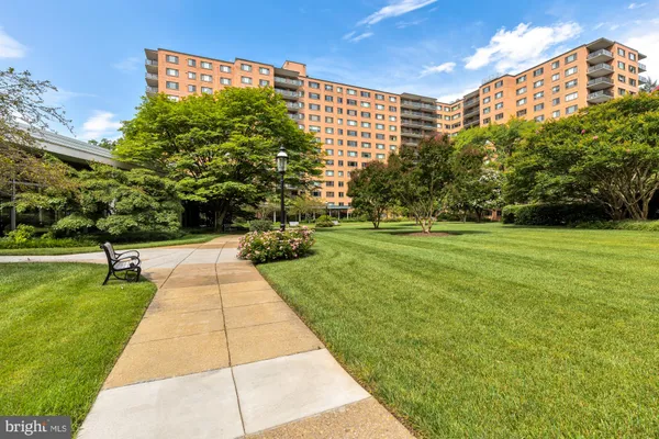 $359,000 | 4201 Cathedral Avenue Northwest, Unit 1009E, Washington, DC 20016