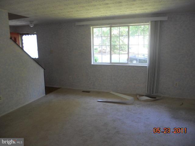 6117 Hemlock Way Clinton, MD 20735 - Photo 3 of 16 Interior (General)
