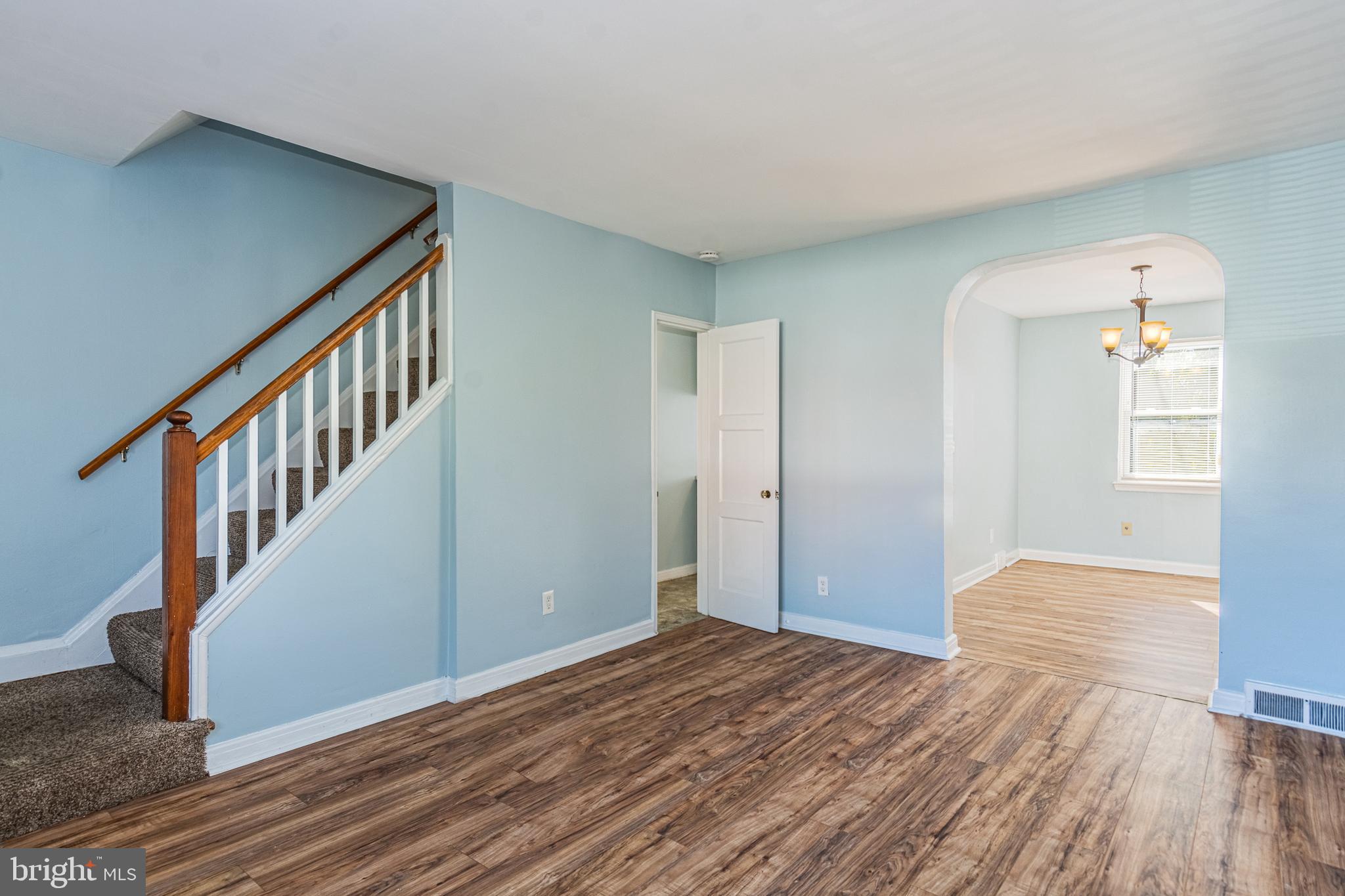 106 Hillvale Road Baltimore, MD 21229 - Photo 2 of 33 Gallery Image 2
