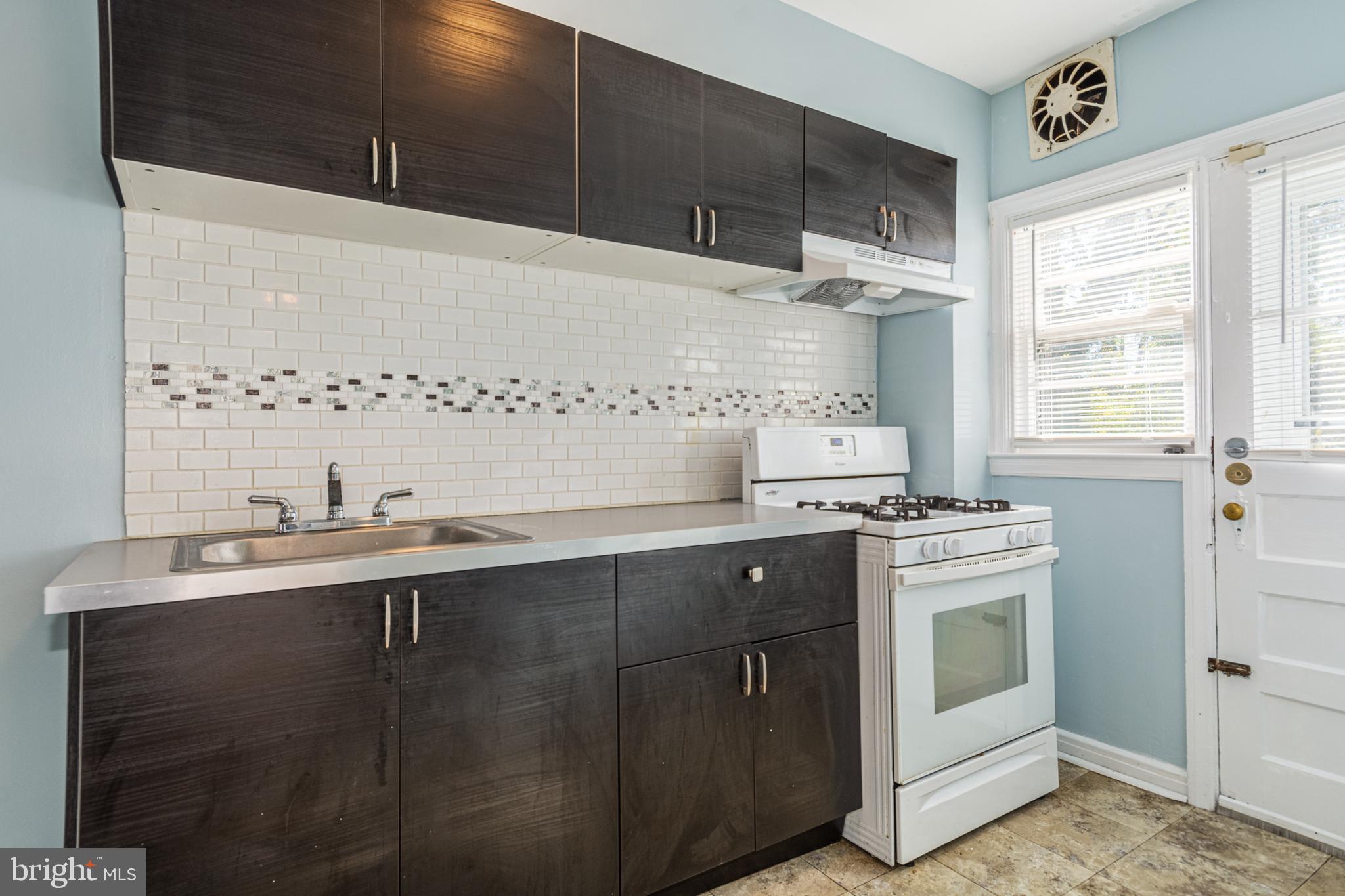 106 Hillvale Road Baltimore, MD 21229 - Photo 11 of 33 Gallery Image 11