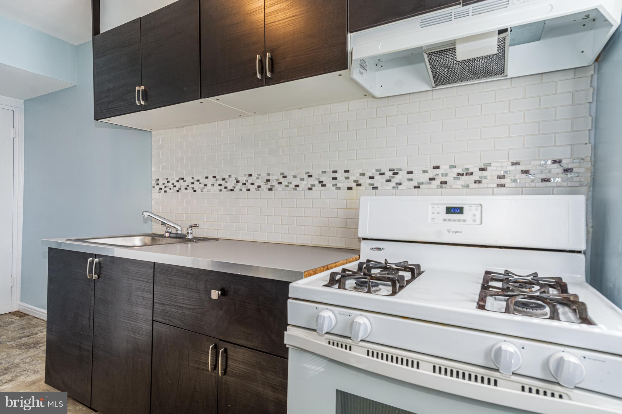 106 Hillvale Road Baltimore, MD 21229 - Photo 12 of 33 Gallery Image 12