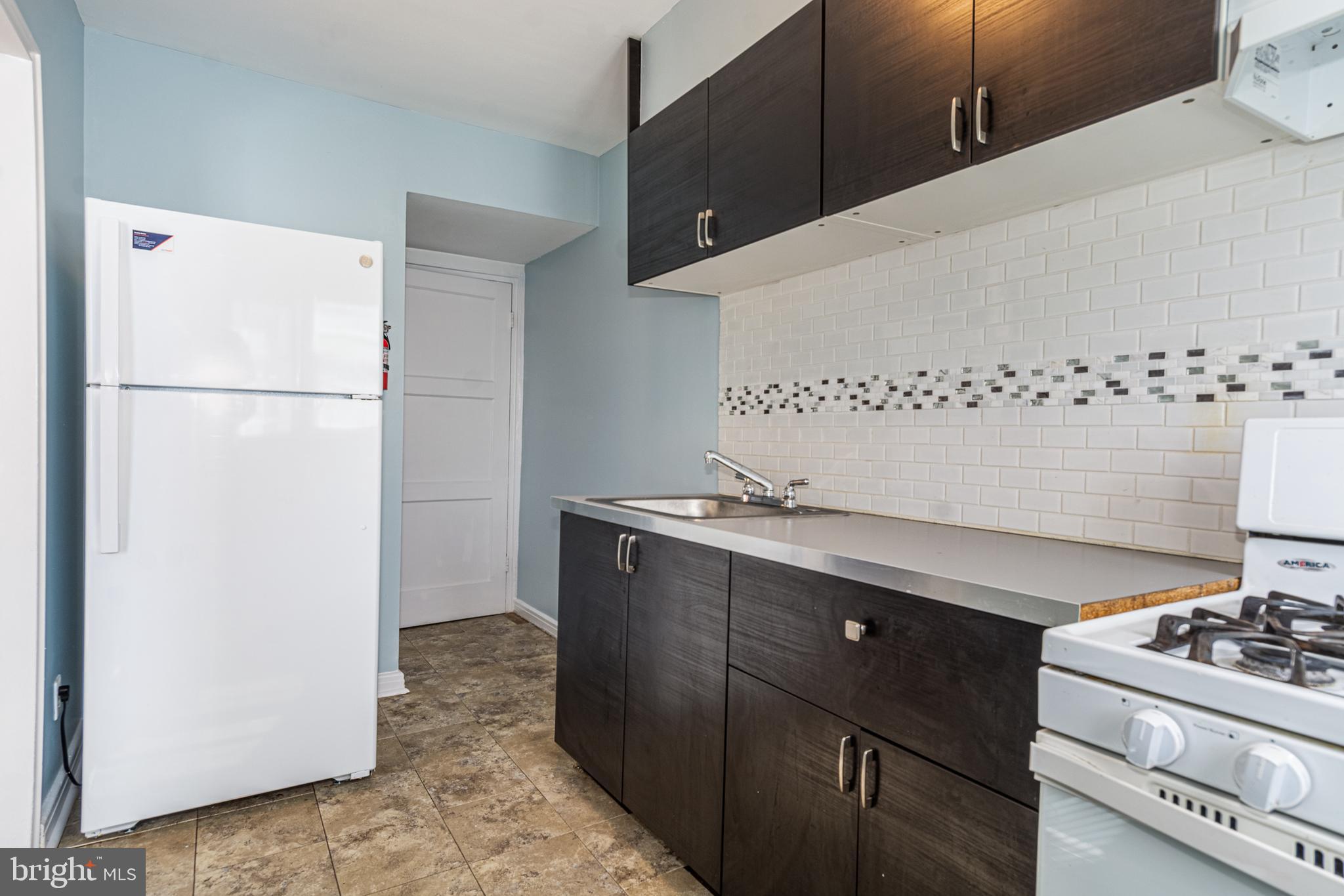 106 Hillvale Road Baltimore, MD 21229 - Photo 13 of 33 Gallery Image 13