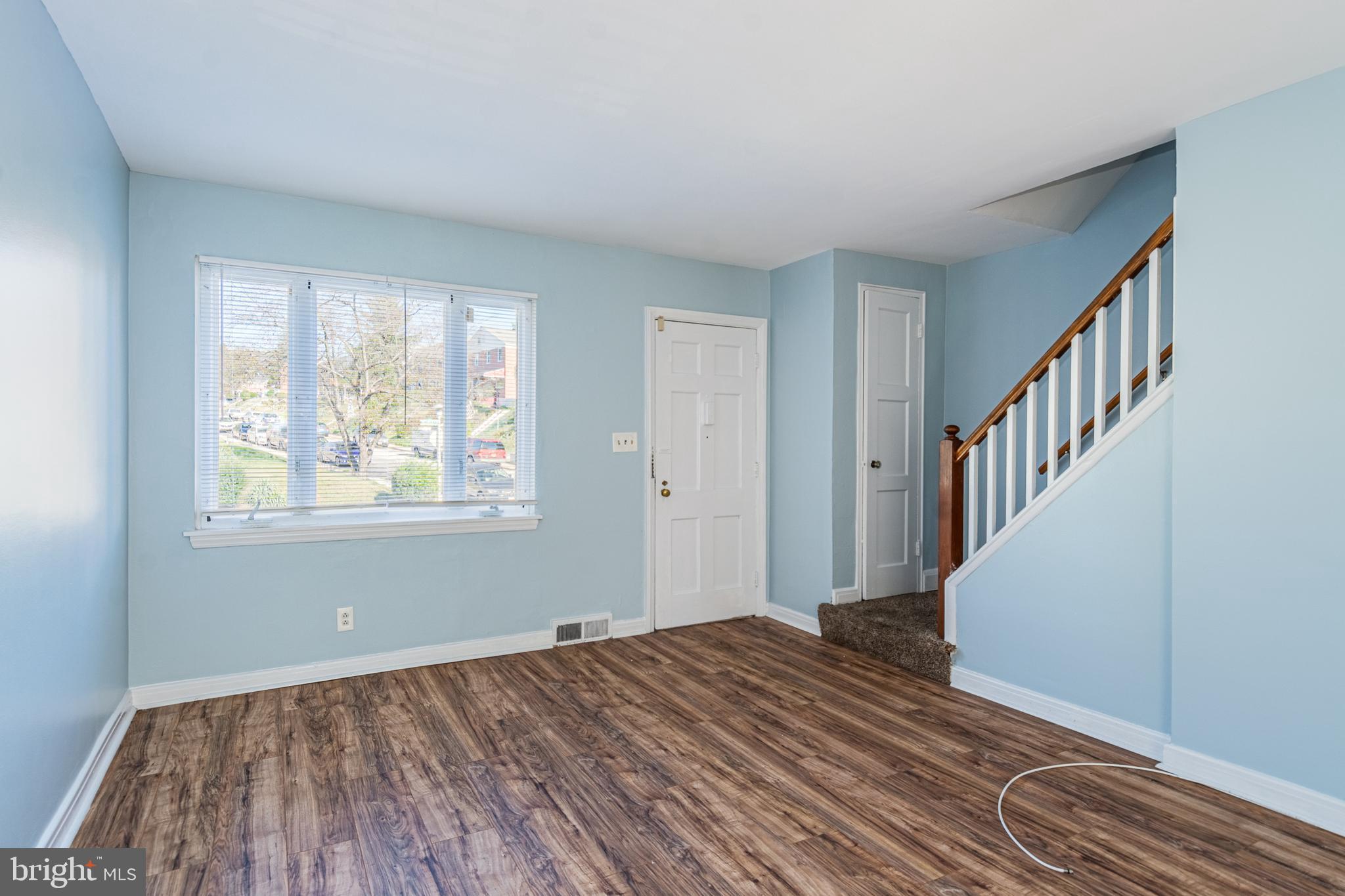 106 Hillvale Road Baltimore, MD 21229 - Photo 3 of 33 Gallery Image 3