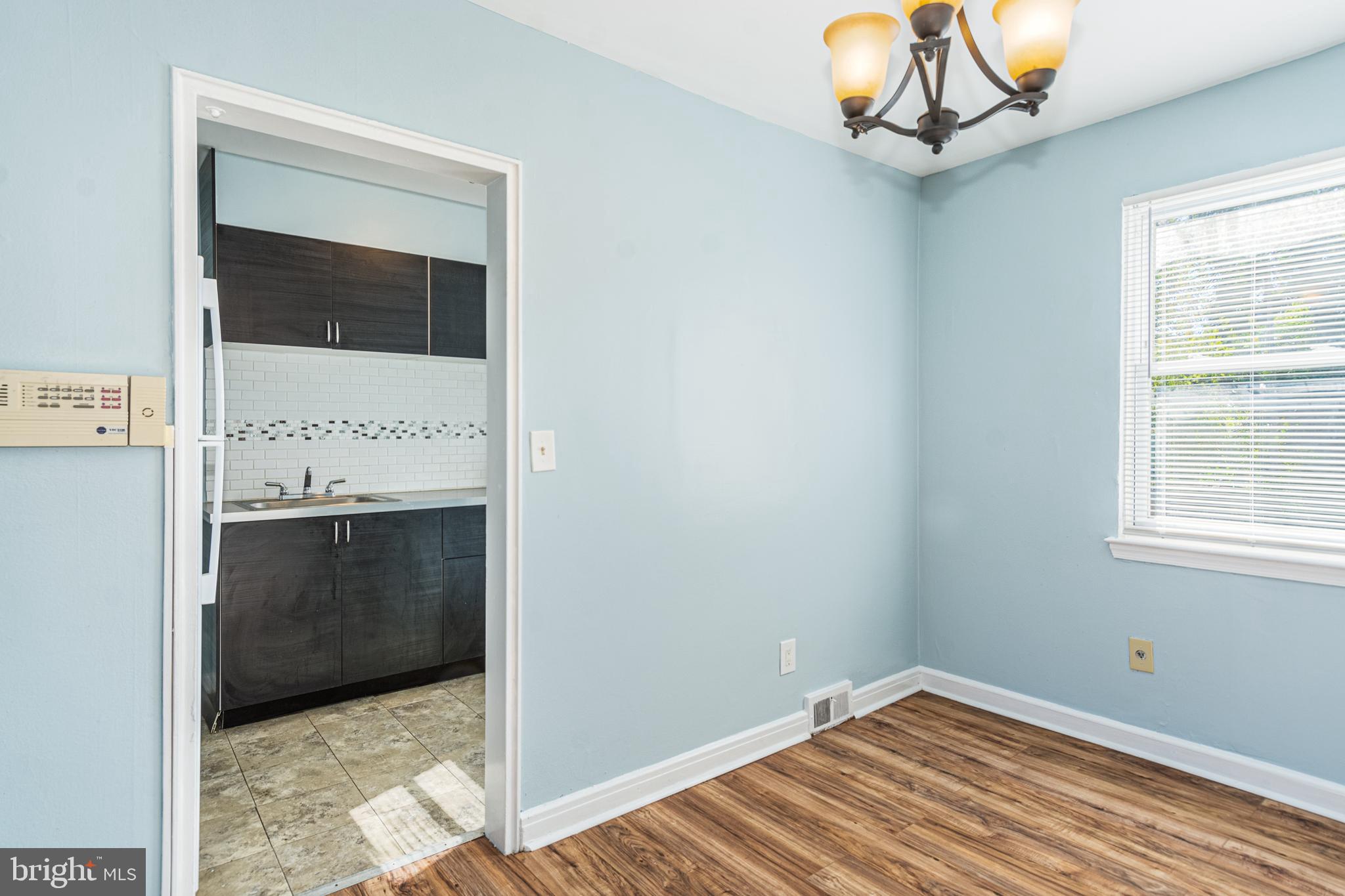 106 Hillvale Road Baltimore, MD 21229 - Photo 8 of 33 Gallery Image 8