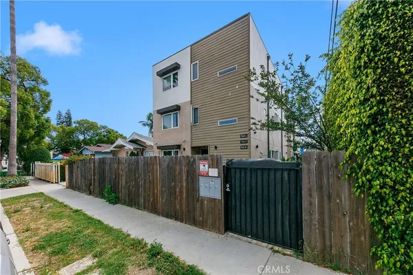 $2,580,000 | 961 North St Andrews Place, Los Angeles, CA 90038
