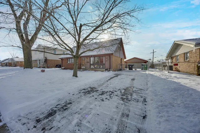 $274,900 | 7101 Birch Street, Bridgeview, IL 60455