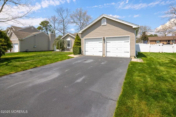 $3,250 | 148 Mizzen Avenue, Manahawkin, NJ 08050