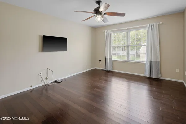 $3,250 | 148 Mizzen Avenue, Manahawkin, NJ 08050