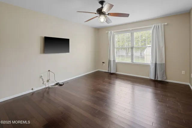 $3,250 | 148 Mizzen Avenue, Manahawkin, NJ 08050