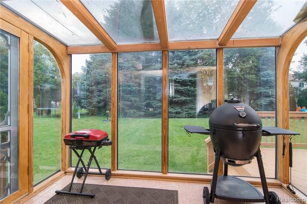 42571 Wimbleton Way Novi, MI 48377 - Photo 20 of 52