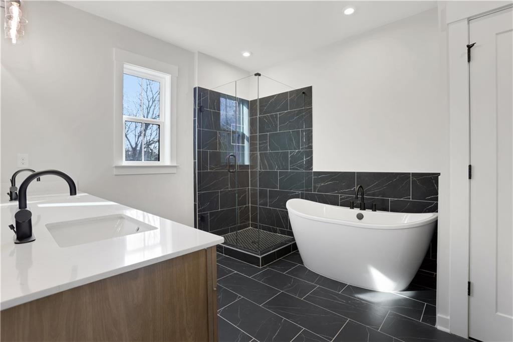 114 Bridgecrest Road, Unit 8 Roswell, GA 30075 - Photo 17 of 35